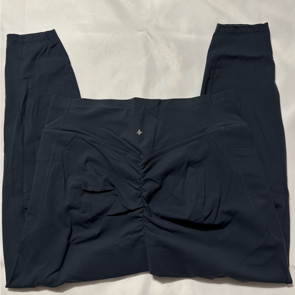 HALARA Navy Leggings with Ruched Detail, Tummy Control Scrunch Butt